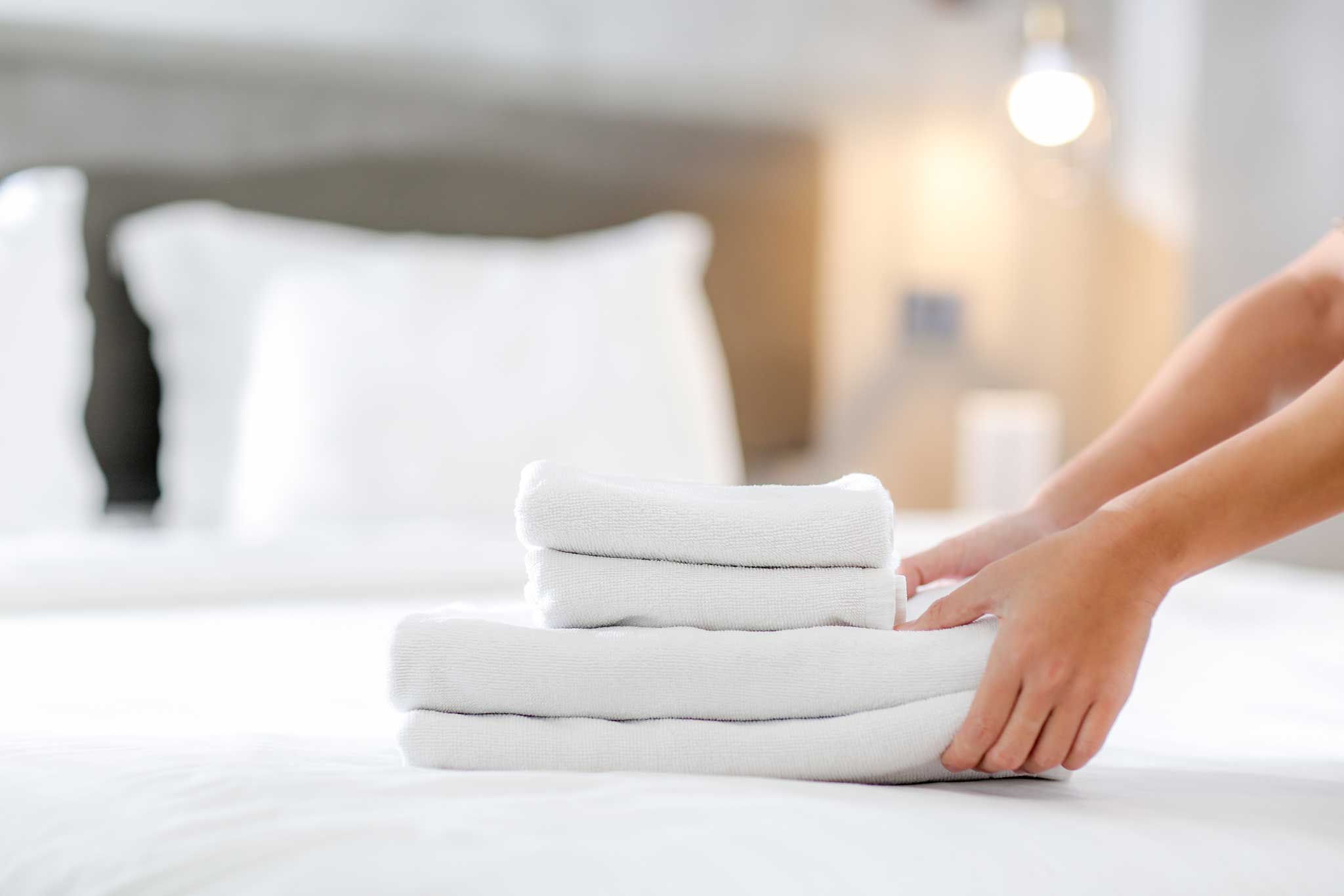 Double Room with approx. 21 m², bright and modern furnishings and flexible use as a double or twin room at Niebuhrs Hotel in Friedrichsdorf – from 84 € per night